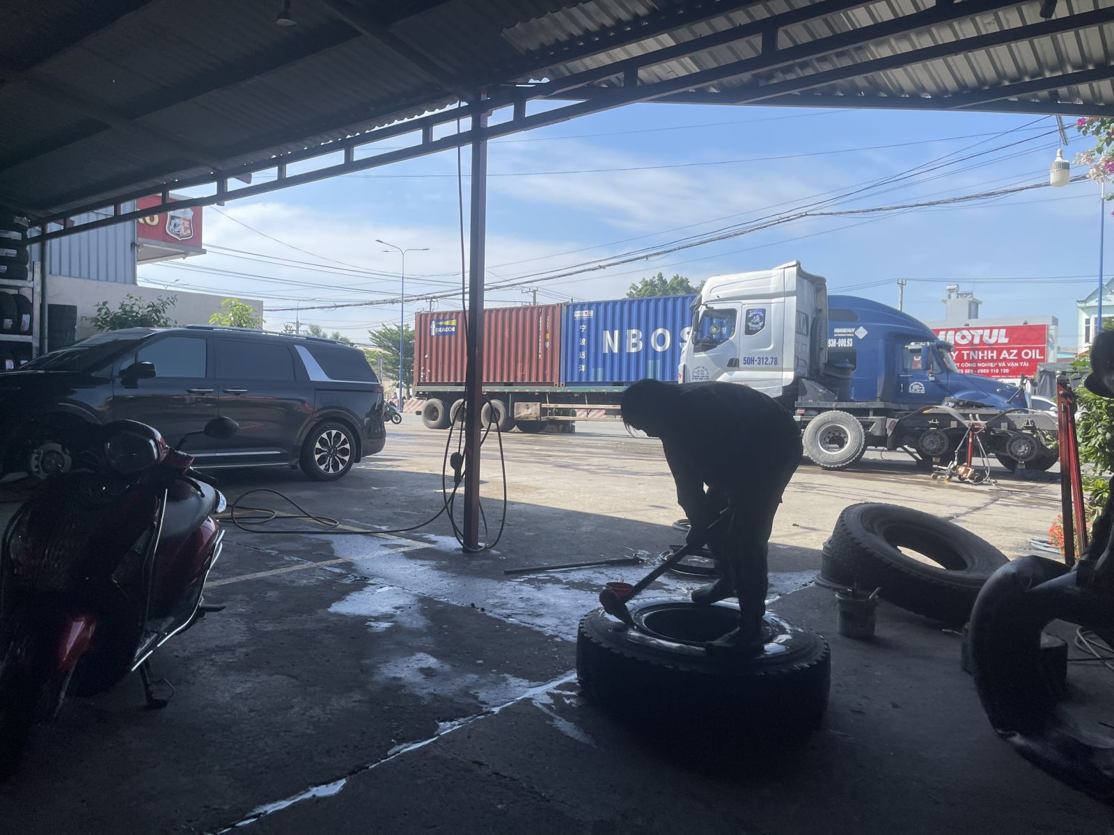 LỐP XE Ô TÔ ĐẦU KÉO LÀ GÌ?  - ĐẠI LÝ CUNG CẤP LỐP XE UY TÍN NHẤT BÌNH DƯƠNG